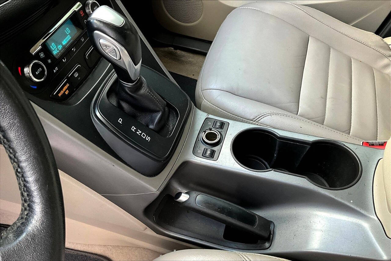 Vehicle image 16 of 33
