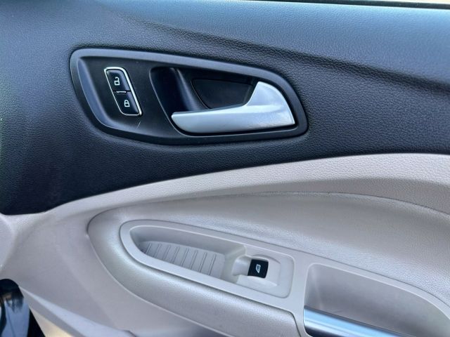 Vehicle image 71 of 82