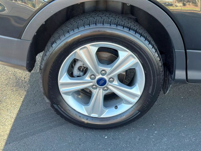 Vehicle image 18 of 82
