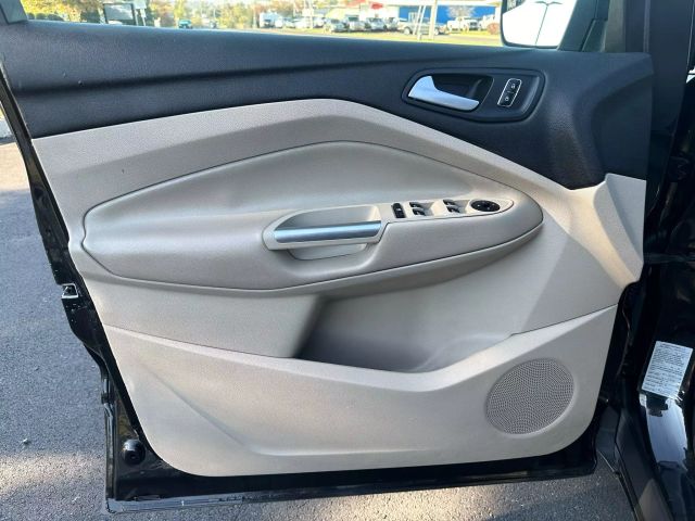 Vehicle image 22 of 82