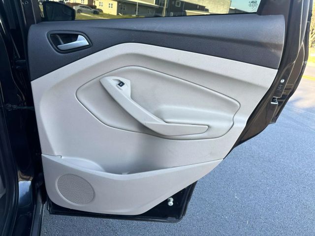 Vehicle image 64 of 82