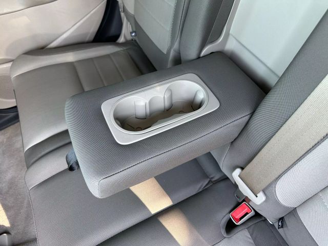 Vehicle image 60 of 82