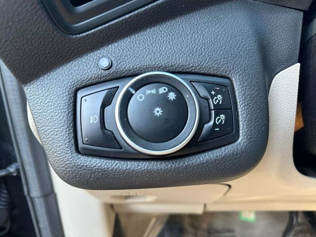 Vehicle image 37 of 82