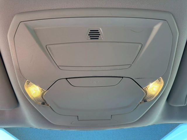 Vehicle image 47 of 82