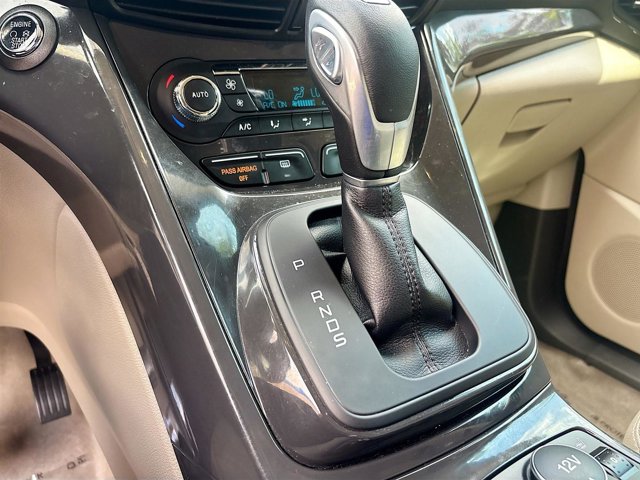 Vehicle image 25 of 34