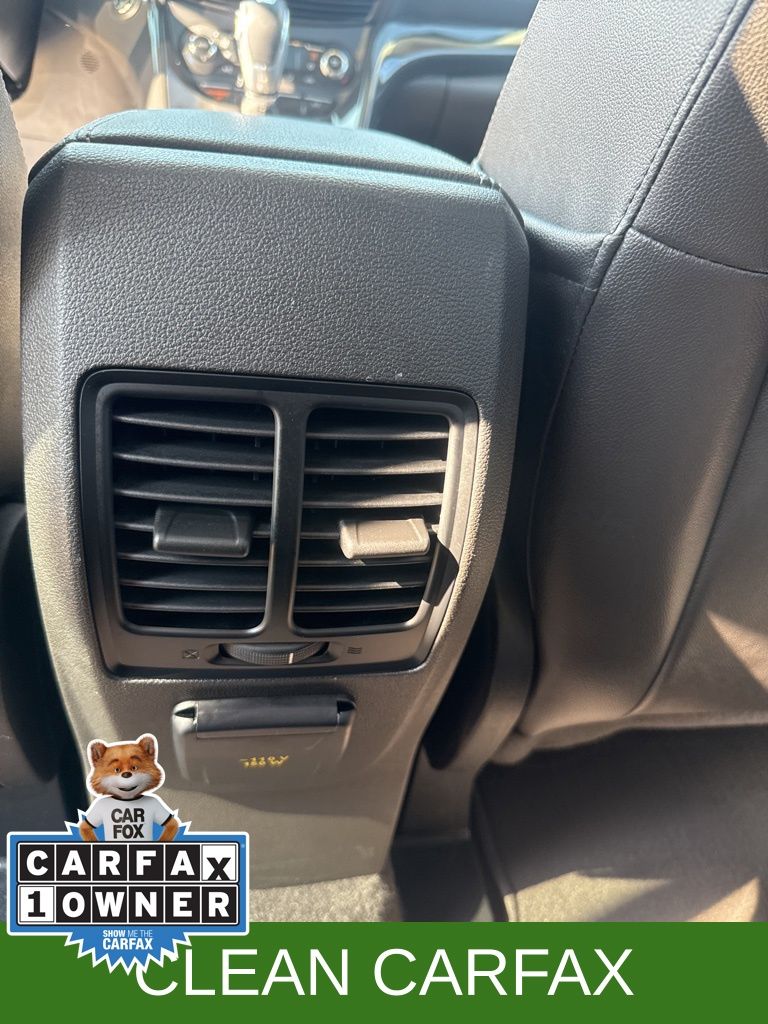 Vehicle image 34 of 37