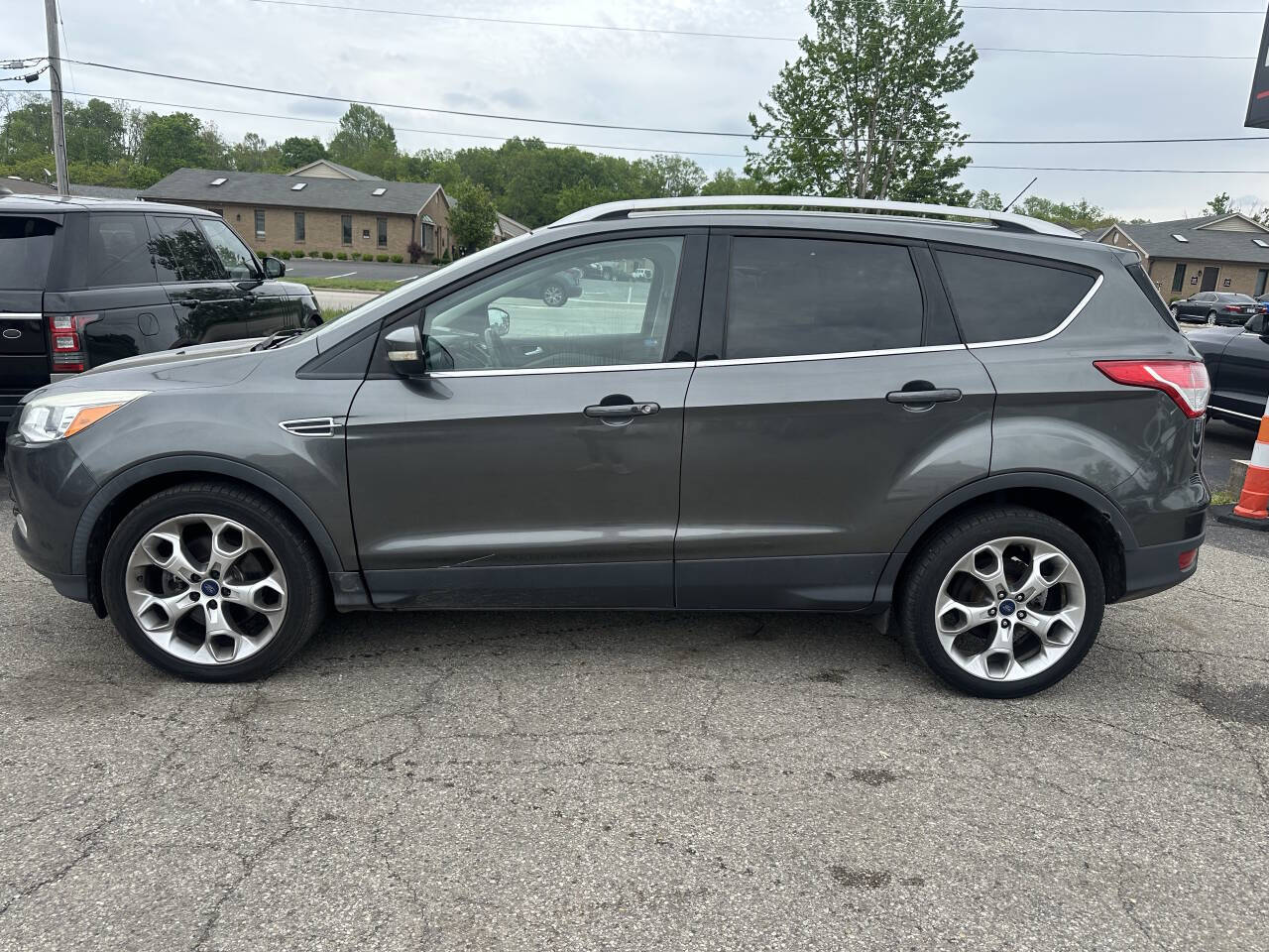 Vehicle image 11 of 24