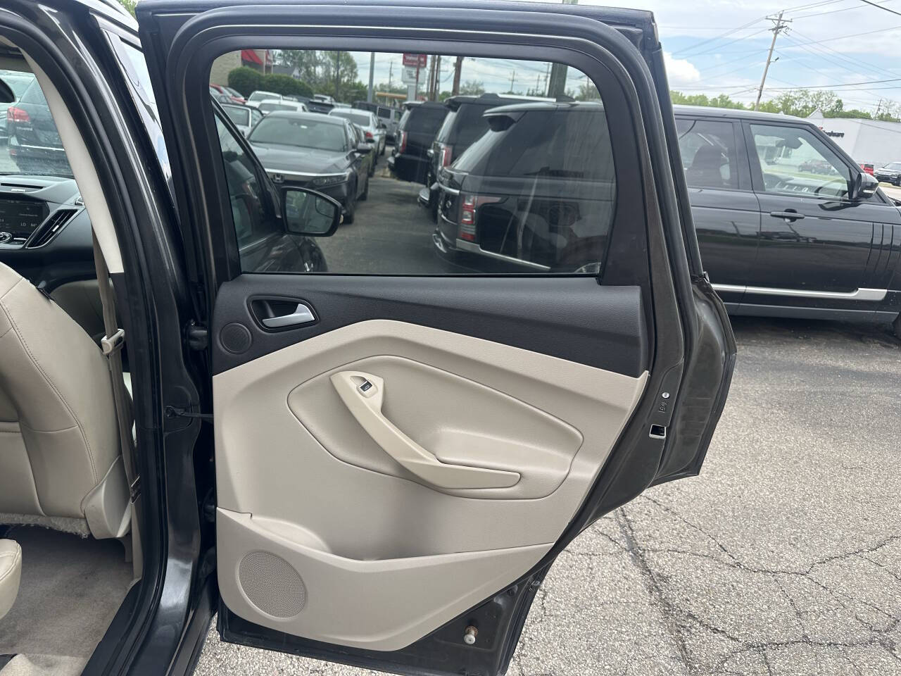 Vehicle image 17 of 24