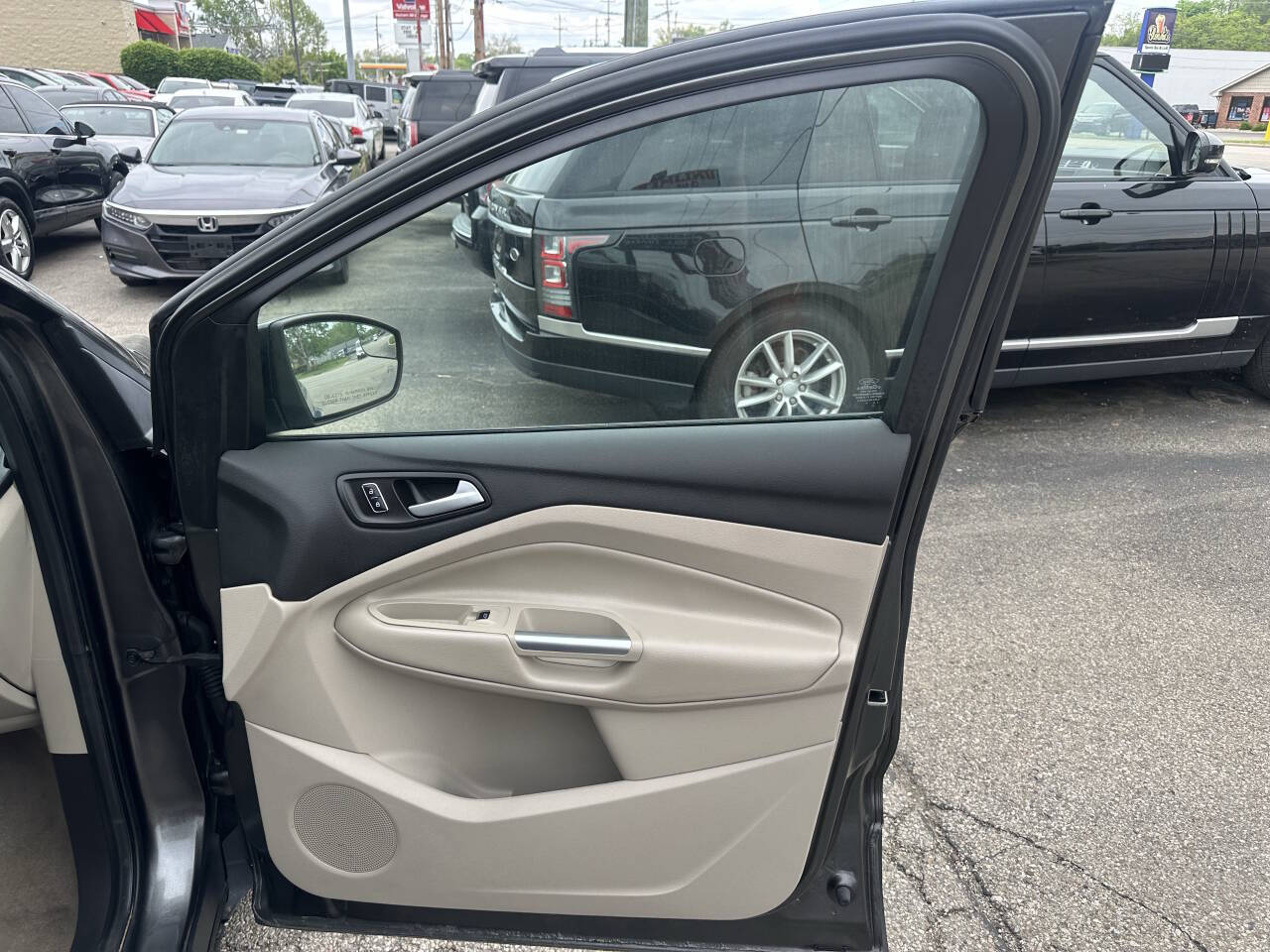 Vehicle image 19 of 24