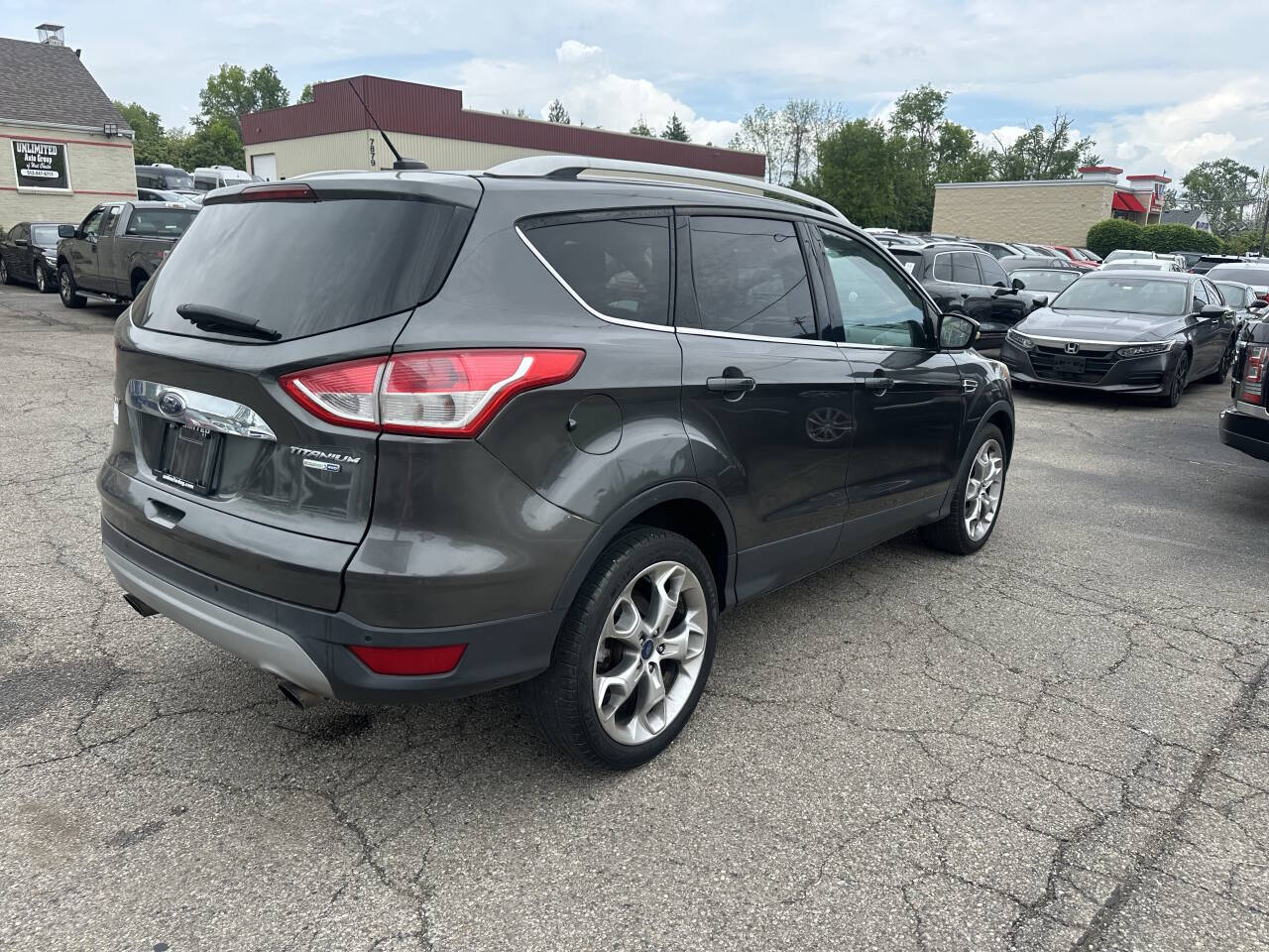 Vehicle image 7 of 24