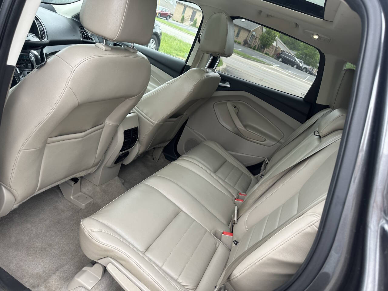 Vehicle image 16 of 24