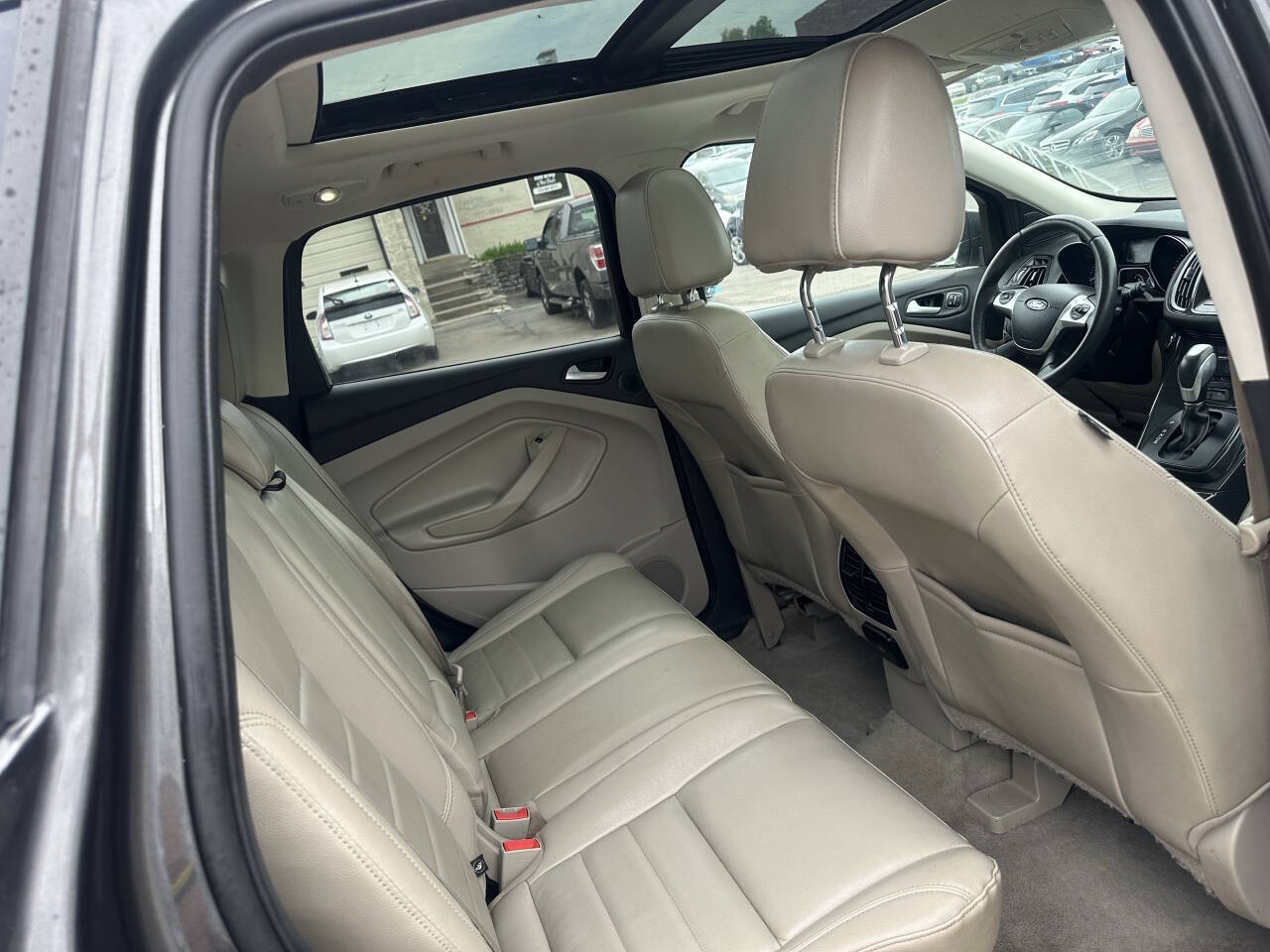 Vehicle image 18 of 24