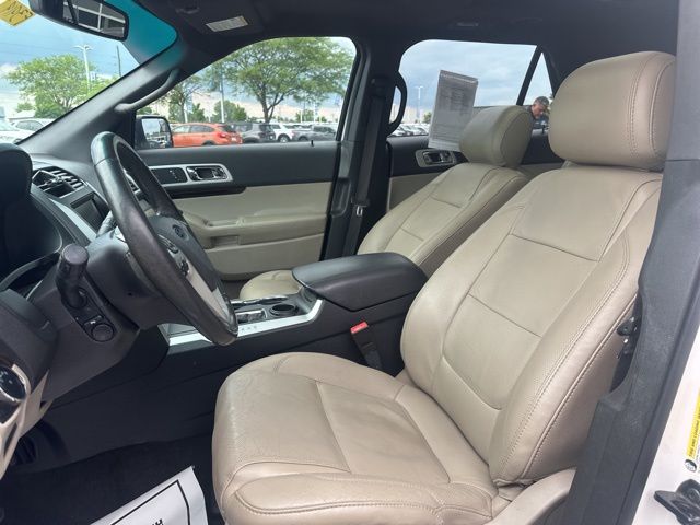 Vehicle image 31 of 54