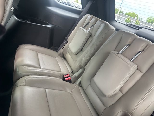 Vehicle image 16 of 54