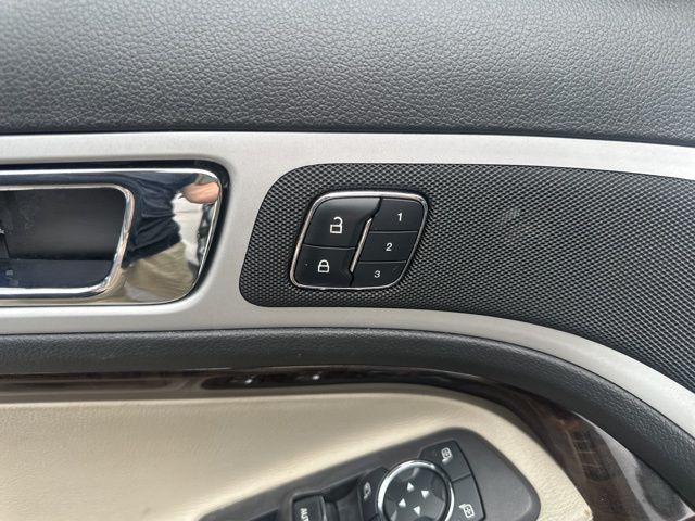 Vehicle image 29 of 54