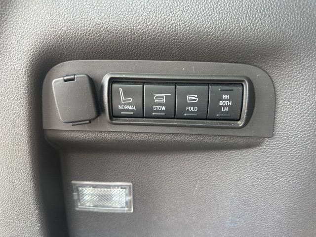 Vehicle image 13 of 54