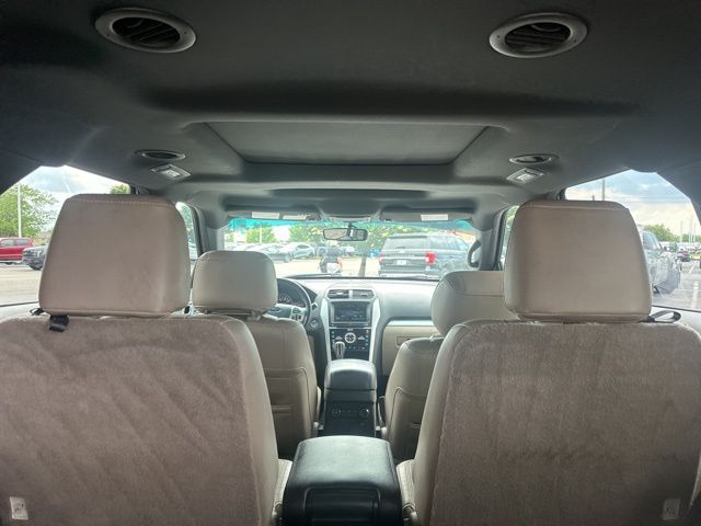 Vehicle image 14 of 54