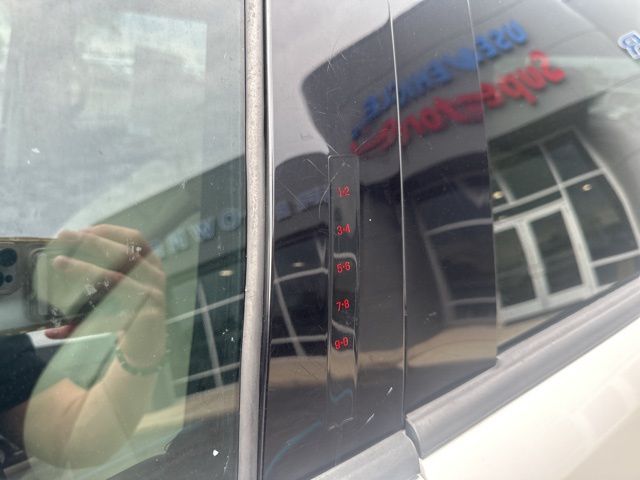 Vehicle image 27 of 54
