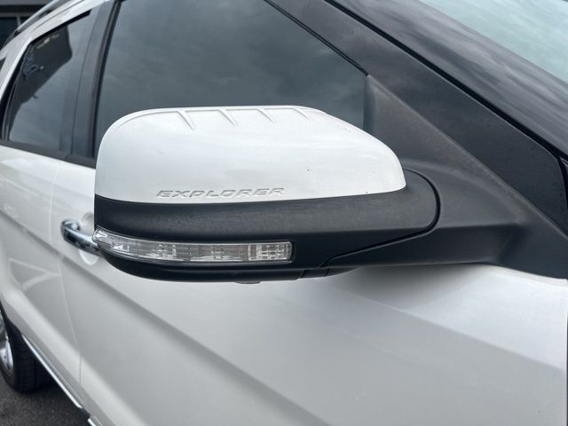 Vehicle image 7 of 54