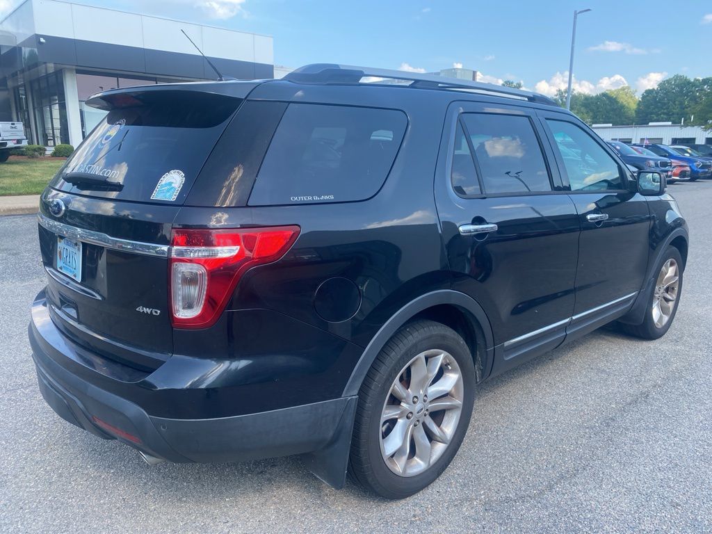Vehicle image 7 of 18