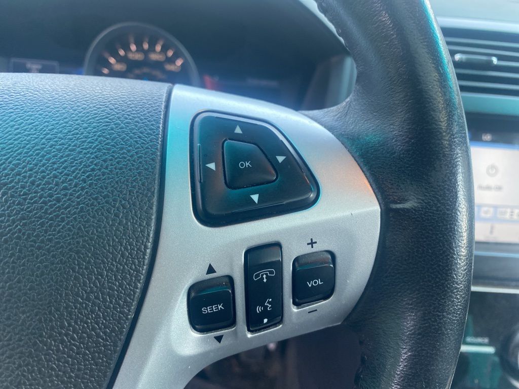 Vehicle image 12 of 18