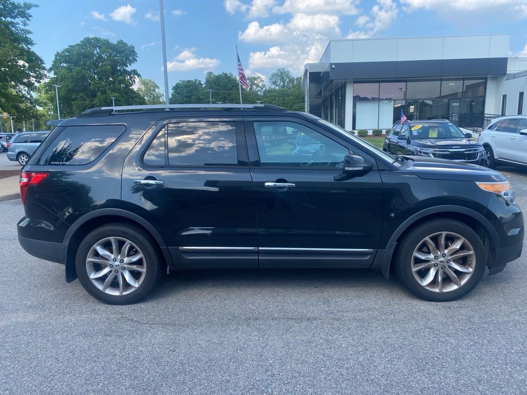 Vehicle image 6 of 18