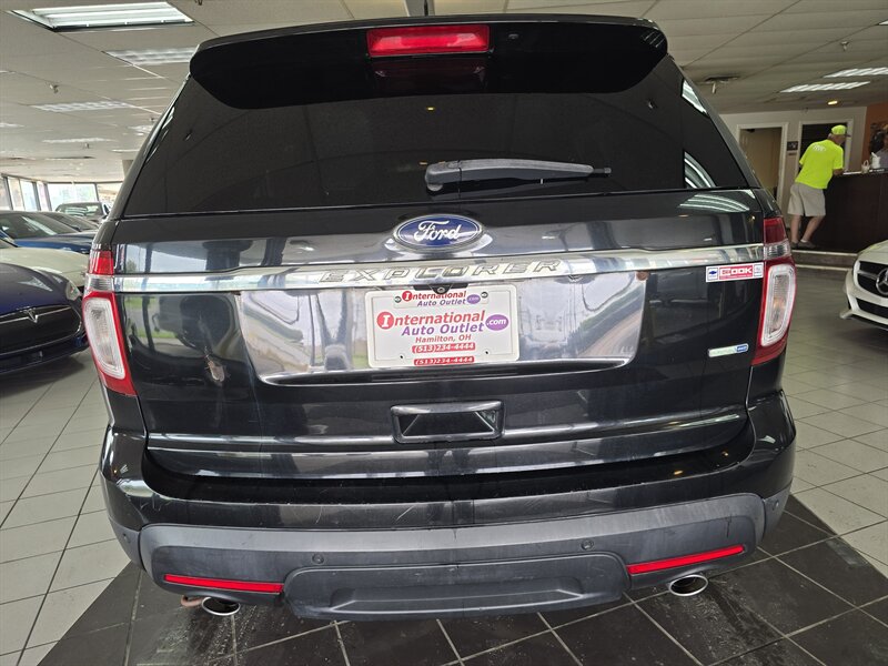 Vehicle image 9 of 40