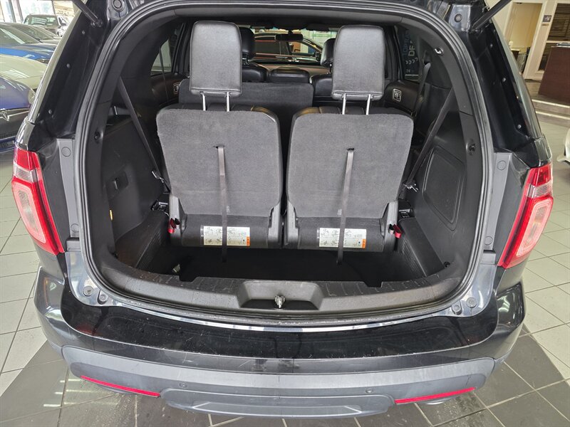 Vehicle image 37 of 40