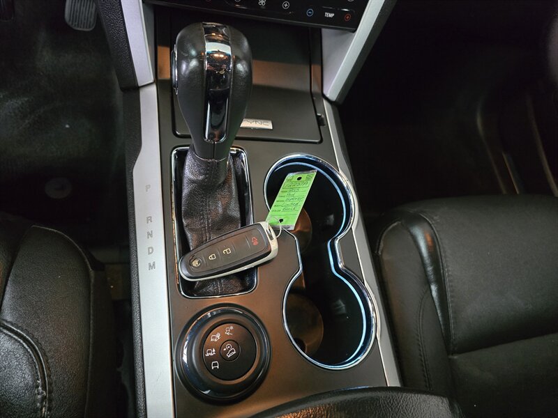 Vehicle image 25 of 40