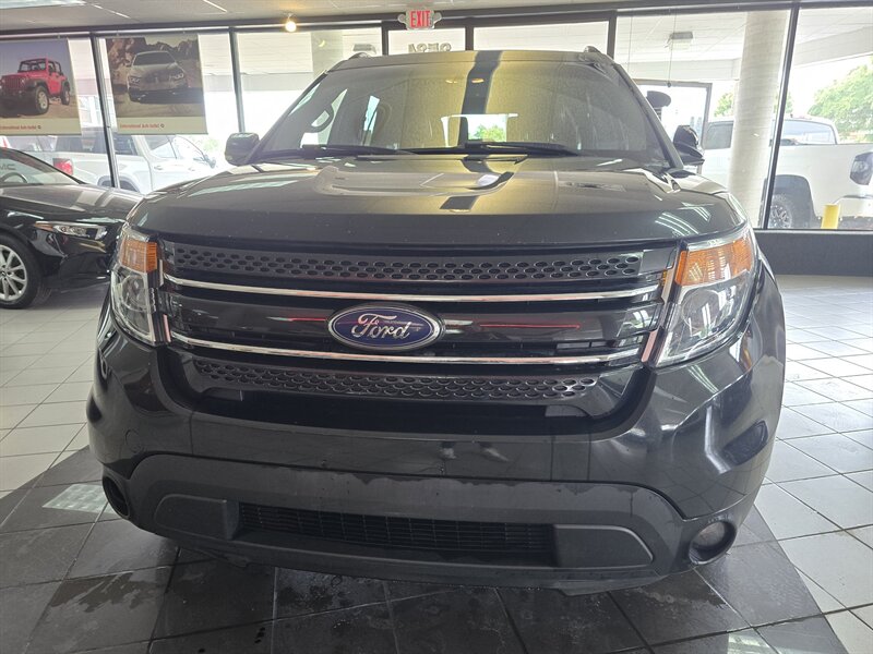Vehicle image 8 of 40