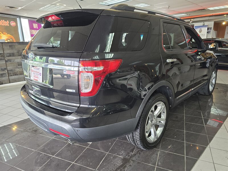Vehicle image 4 of 40