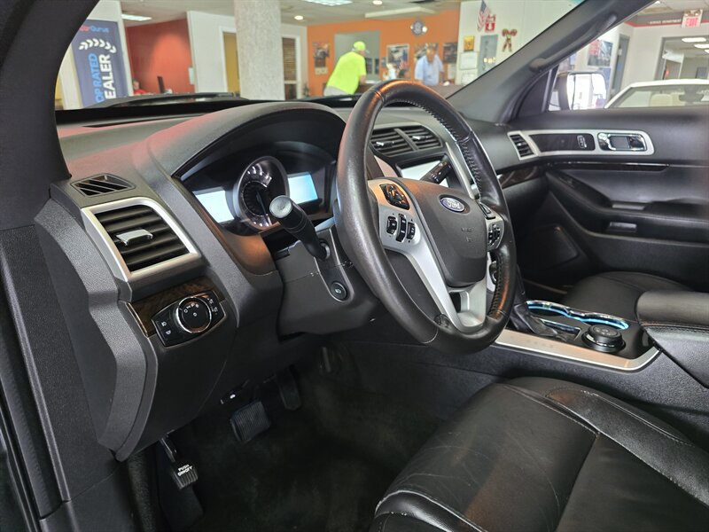 Vehicle image 11 of 40