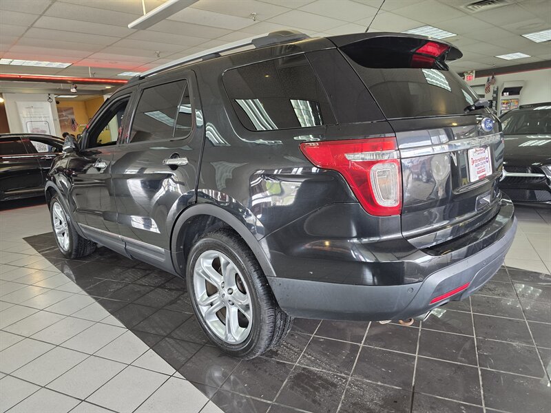Vehicle image 6 of 40
