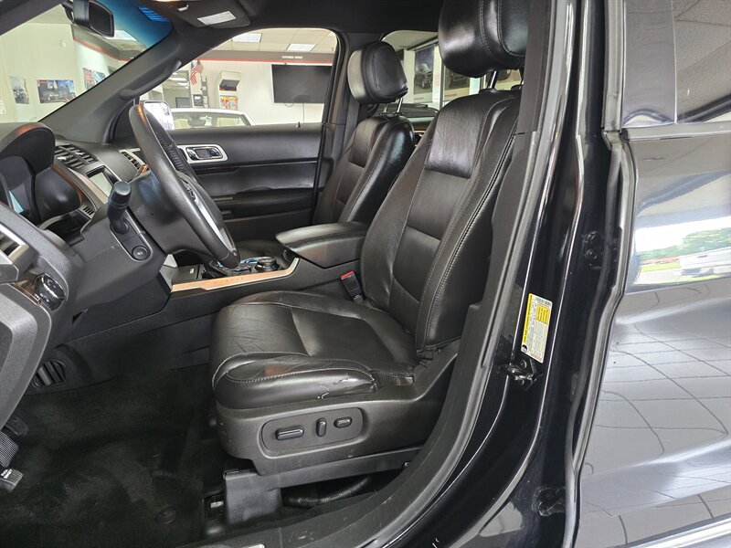 Vehicle image 12 of 40