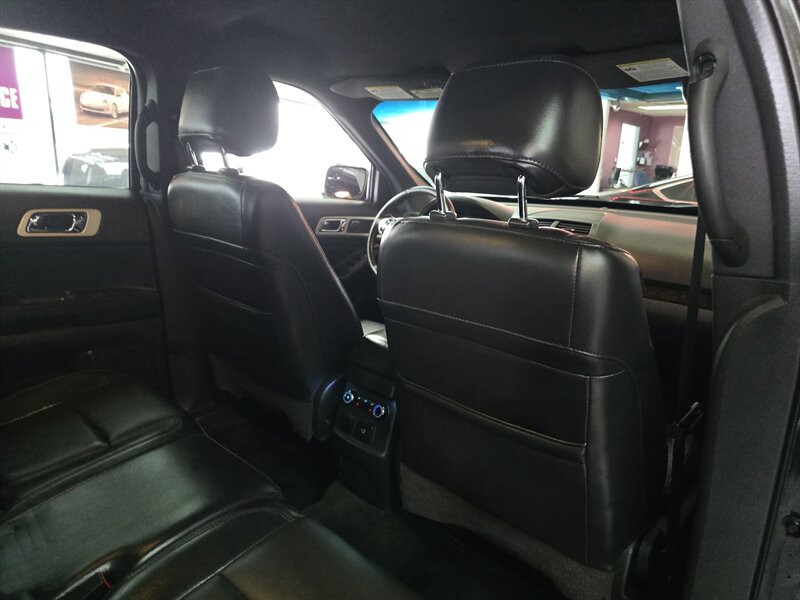 Vehicle image 19 of 40