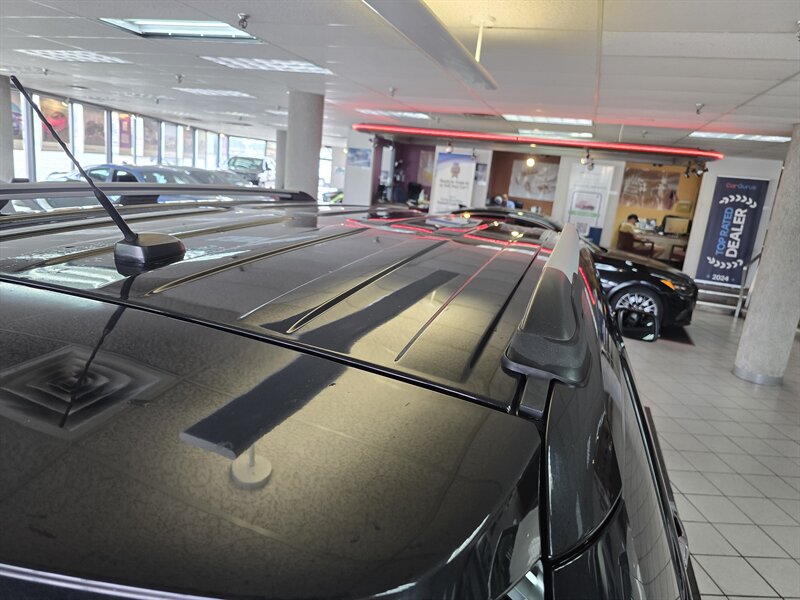 Vehicle image 36 of 40