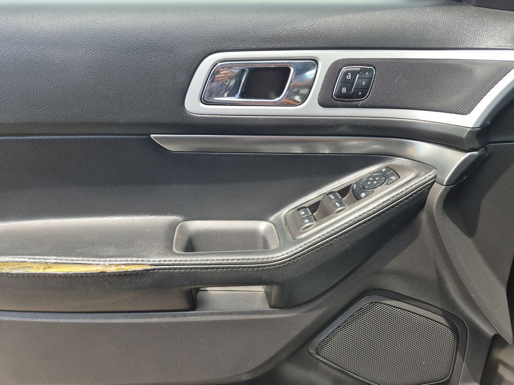 Vehicle image 19 of 26