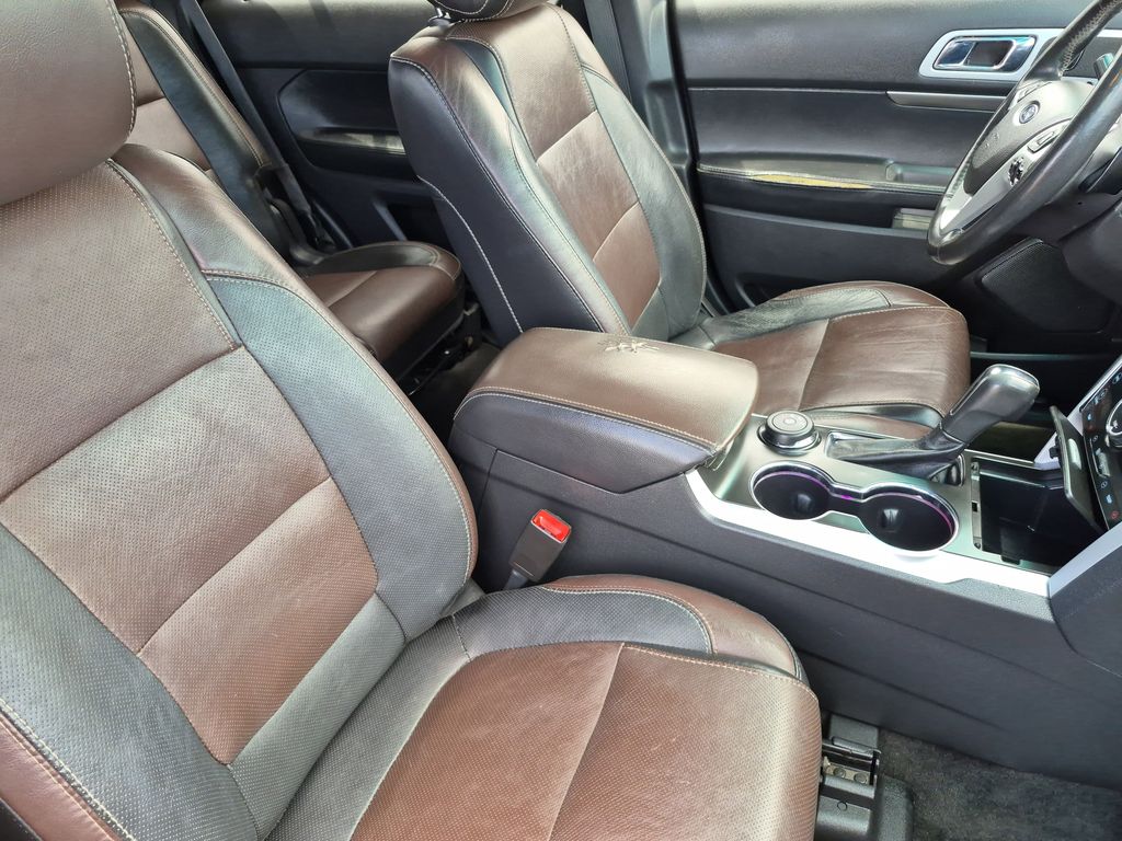 Vehicle image 9 of 26