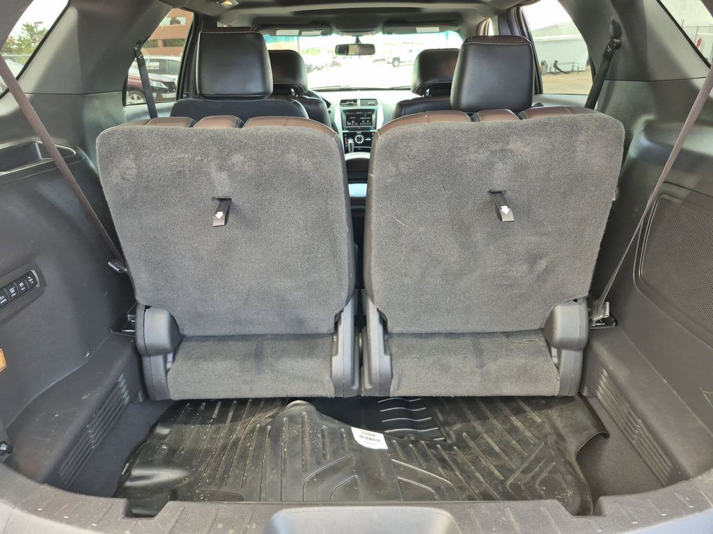 Vehicle image 7 of 26