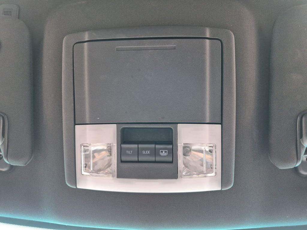 Vehicle image 24 of 26