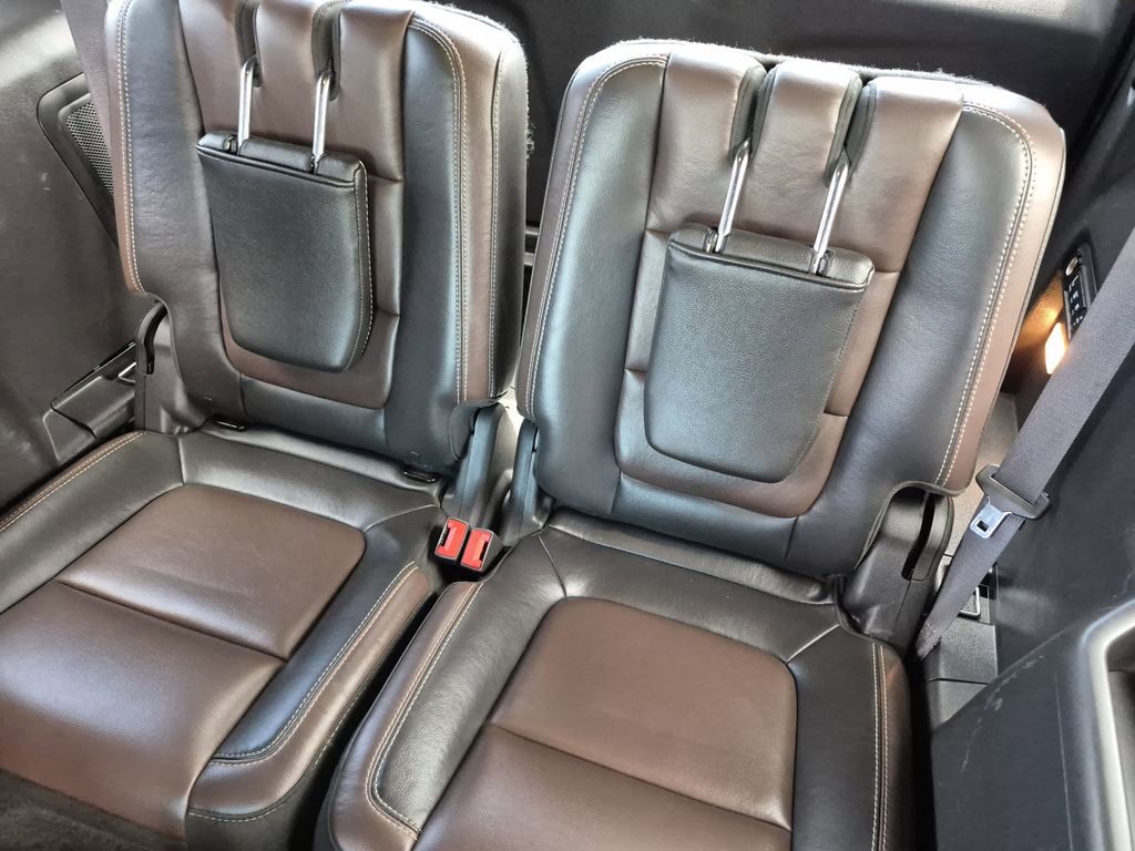 Vehicle image 10 of 26