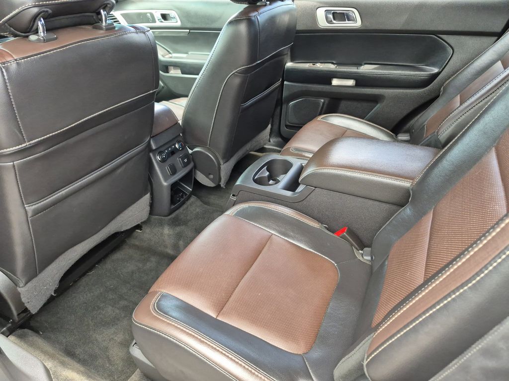 Vehicle image 8 of 26