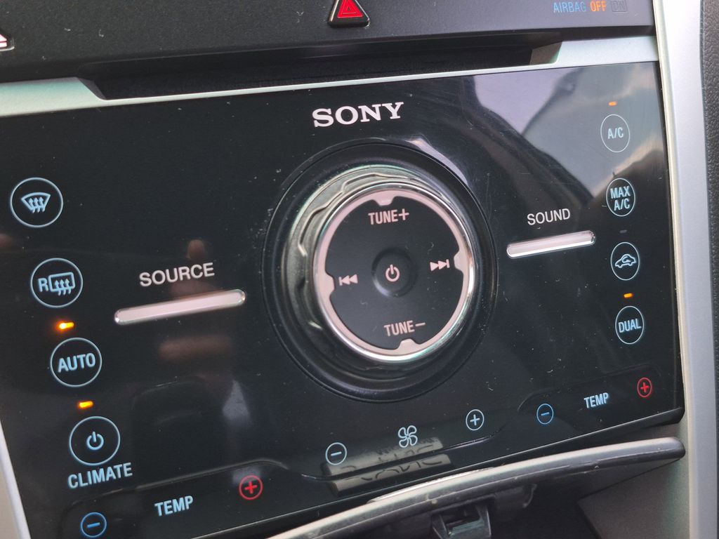Vehicle image 20 of 26