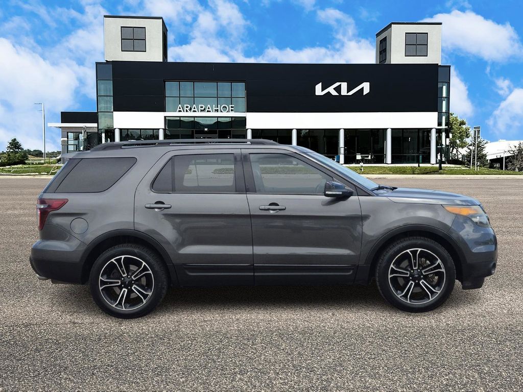 Vehicle image 4 of 26