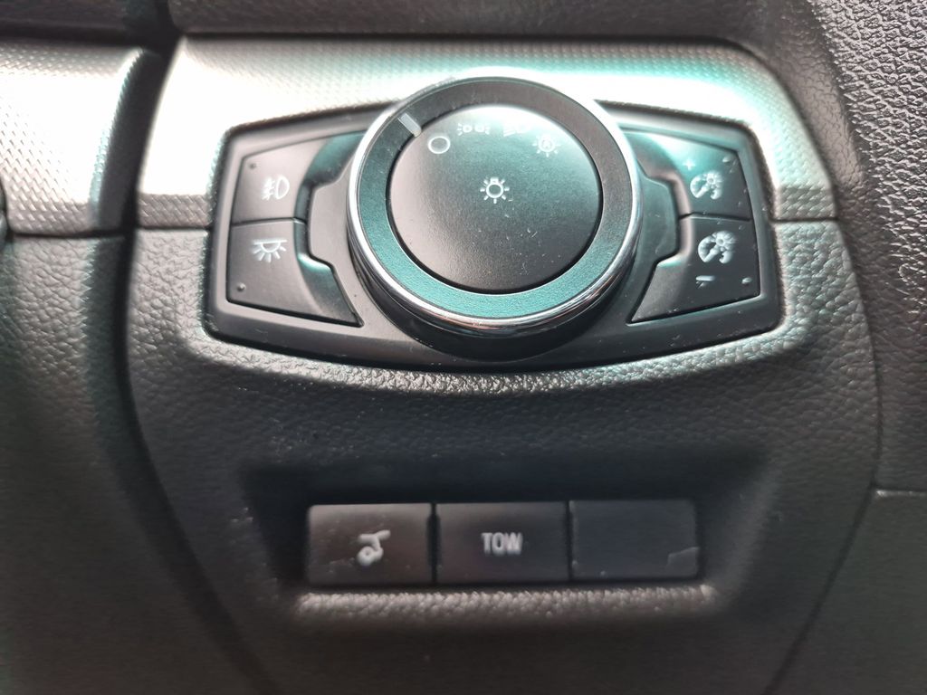 Vehicle image 23 of 26