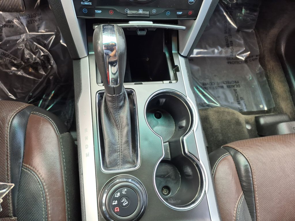 Vehicle image 18 of 26