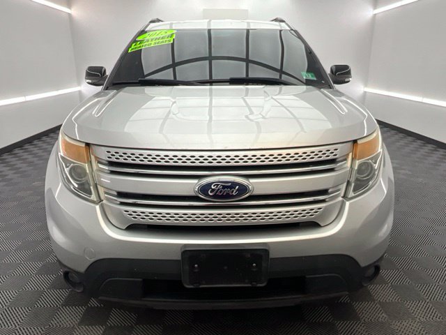 2015 Ford Explorer XLT Image 2 of 30