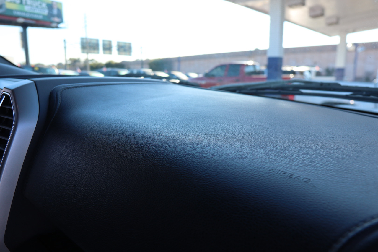 2015 Ford F-150 Lariat Image 33 of 43