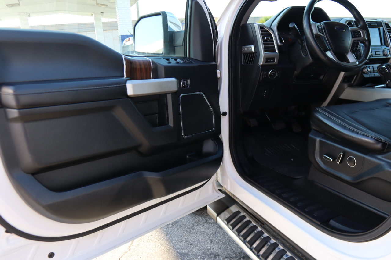 2015 Ford F-150 Lariat Image 32 of 43