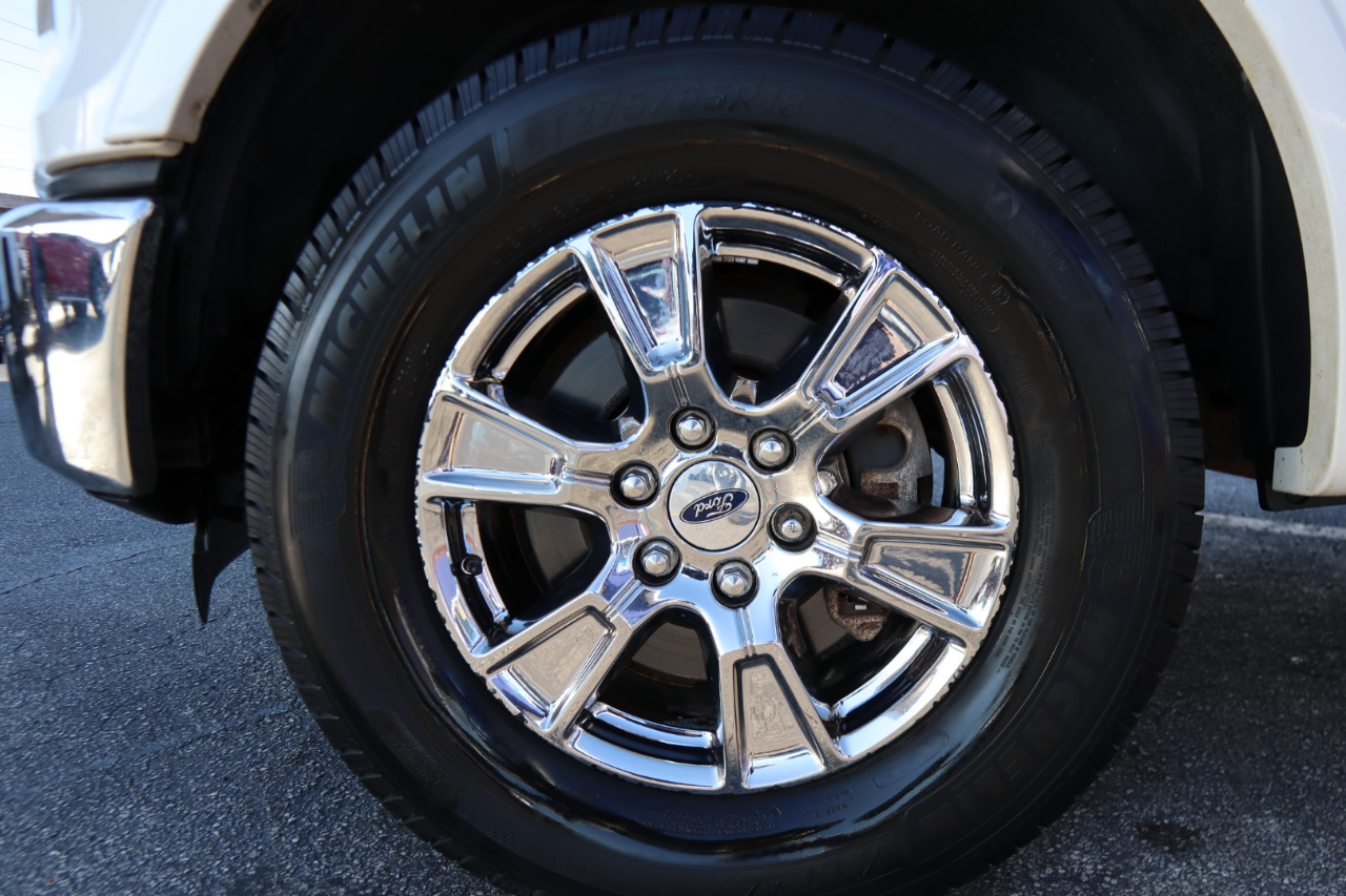 2015 Ford F-150 Lariat Image 16 of 43